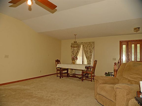 5th image of 415 N Norris Dr