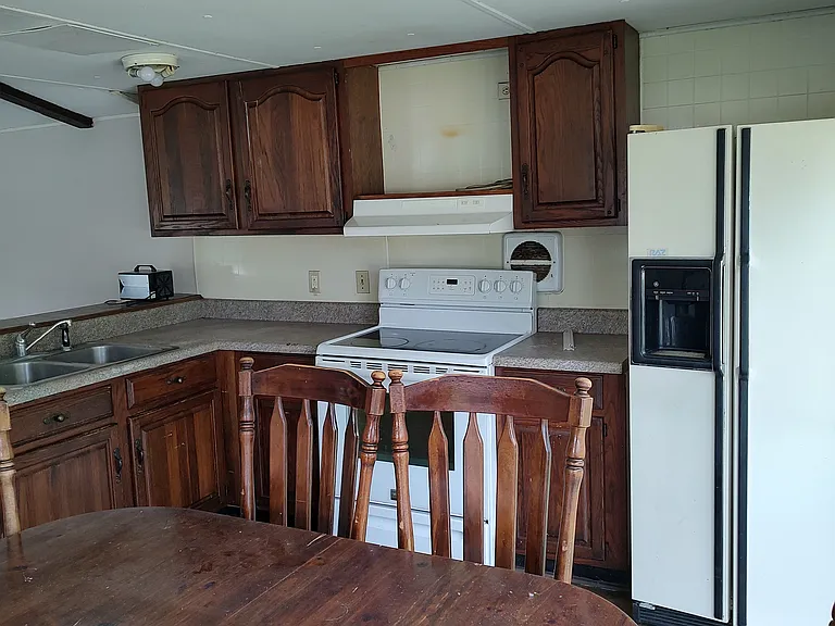 6377 Beloit Ave — Photo 7