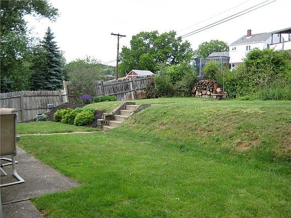 3rd image of 150 Hollow Haven Dr