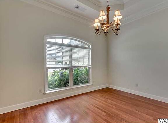 4th image of 5707 Summit Dr