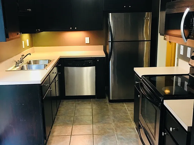 213 Hillsboro Pl — Photo 18