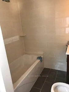 937 Dufferin St #UPPER — Photo 12