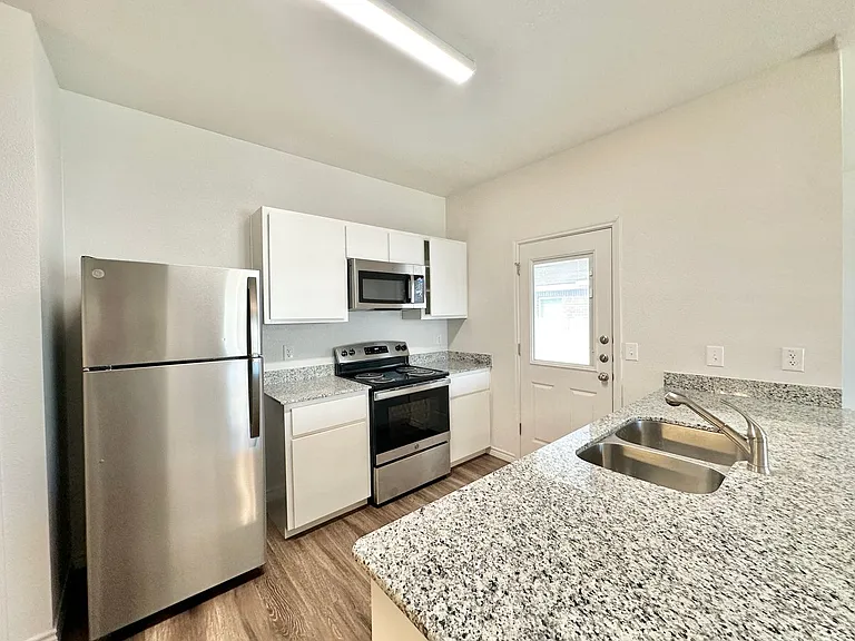 1708 Clovis Dr — Photo 27