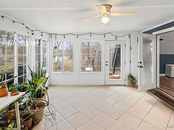 5th image of 741 E Lake Dr