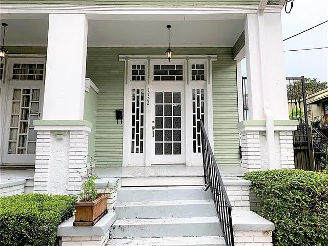 2 bed, 1.0 bath, 822 sqft, $1,800 — Photo 1