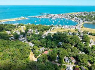 27 Laurel Ave, Oak Bluffs, MA 02557