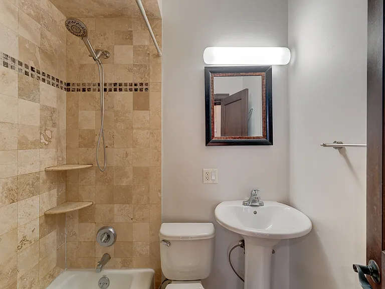 545 Whitney Ave #2 — Photo 10