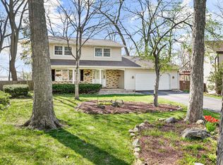 1637 Deerwood Dr, Madison, WI 53716