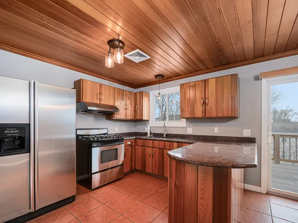 190 Gladstone St #2, Cranston, RI 02920