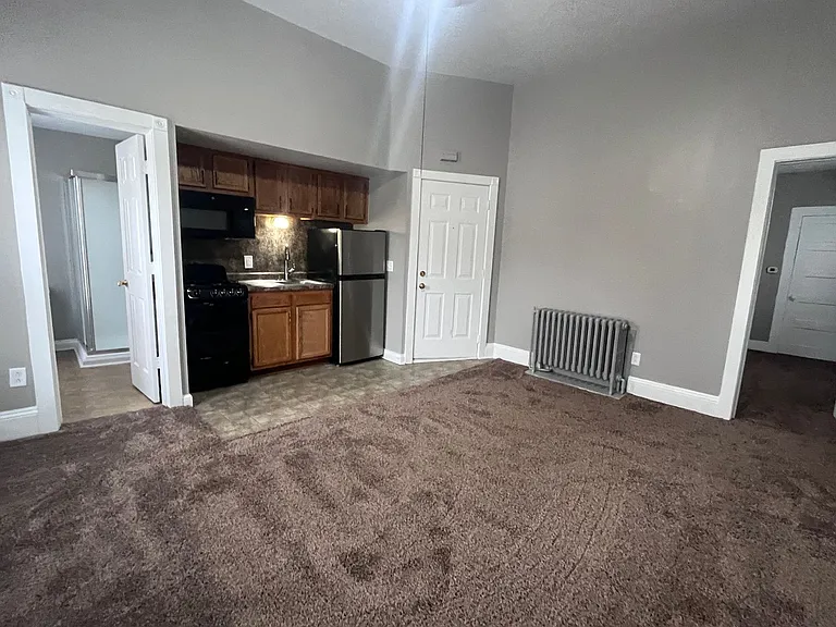 303 W Dewald St — Photo 3