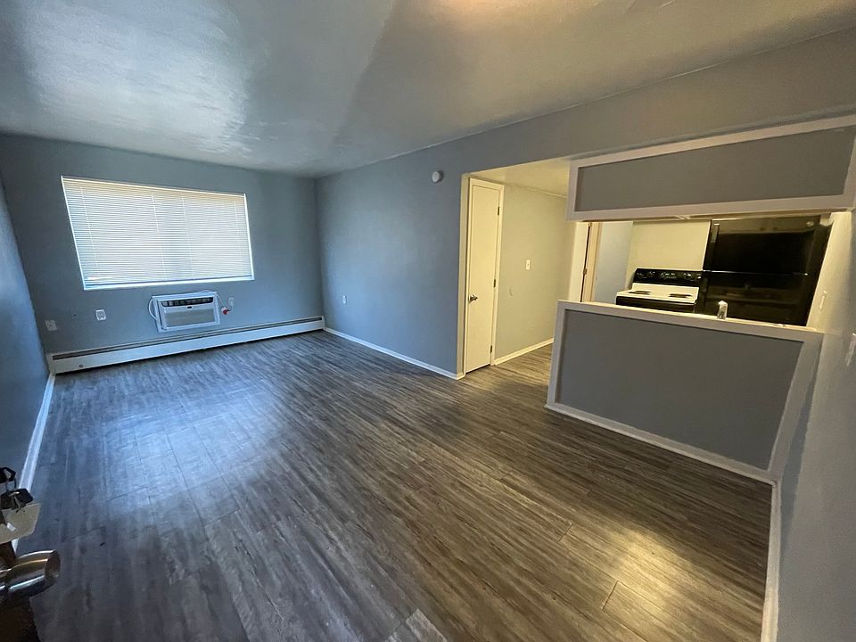 1st image of 2916 N Verity Pkwy #28