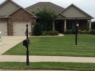 102 Somer Oaks Dr, Huntsville, AL 35811