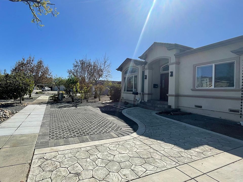 1st image of 1371 Suzanne Ct