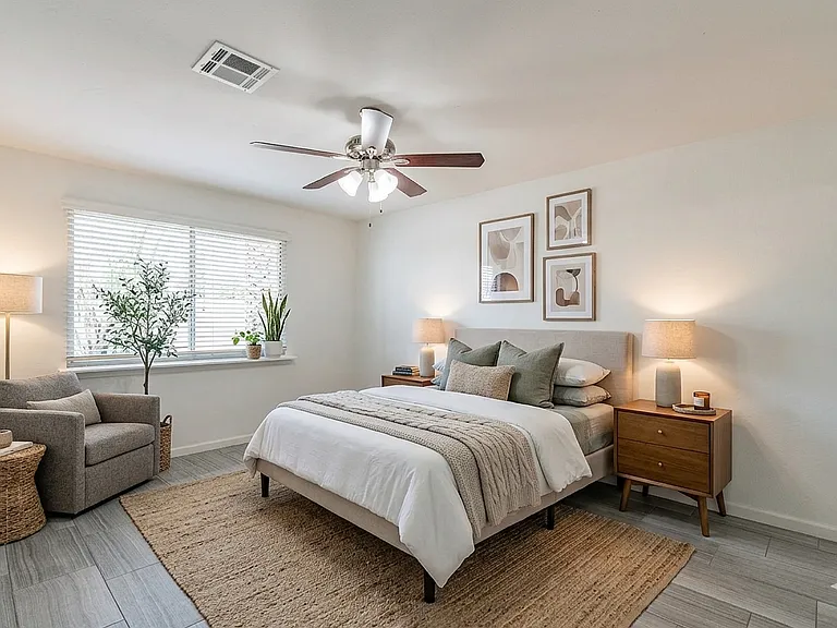 1262 E Hermosa Dr — Photo 3