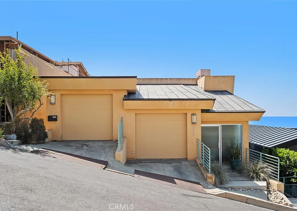 2475 Juanita Way