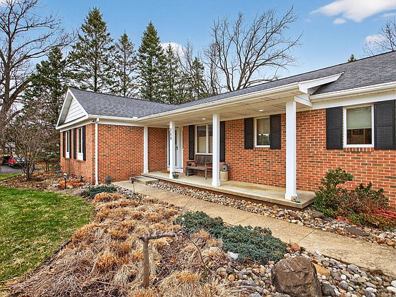 3rd image of 769 Bellflower Dr