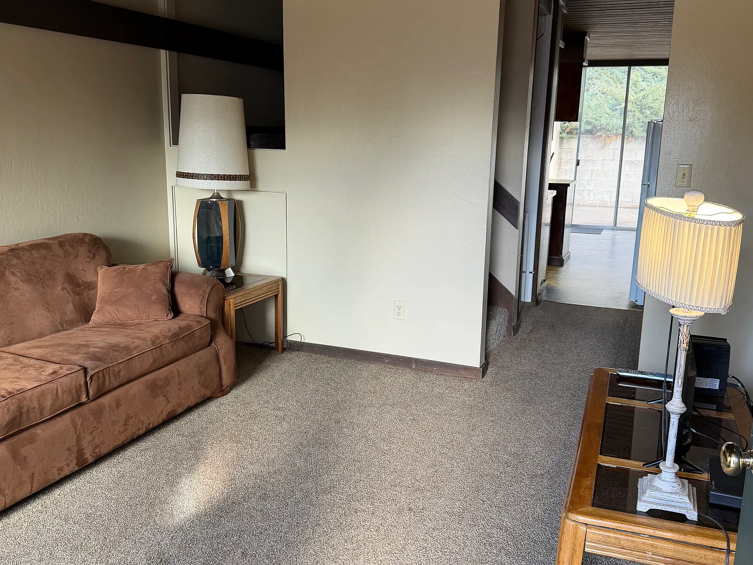 2 bed, 700 sqft, $1,000 — Photo 3
