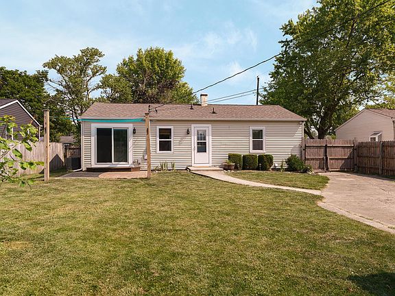 3rd image of 4793 Midlane Dr