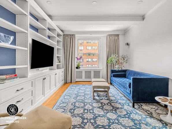 1040 Park Avenue image 1 of 8