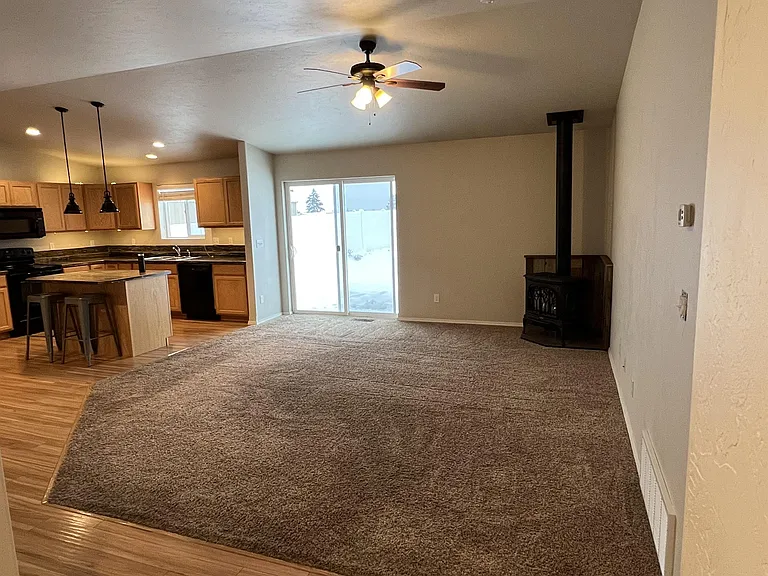 379 Bismark St — Photo 3