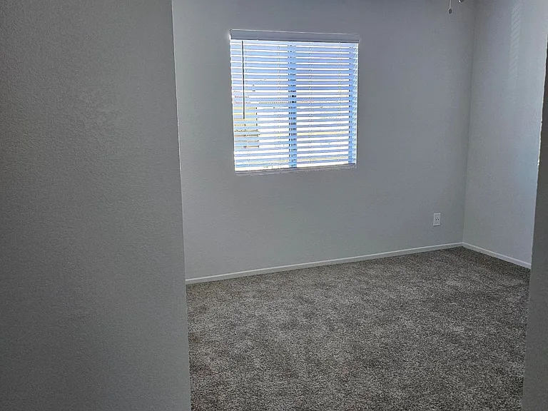 Canyon Creek Apartments — Photo 8