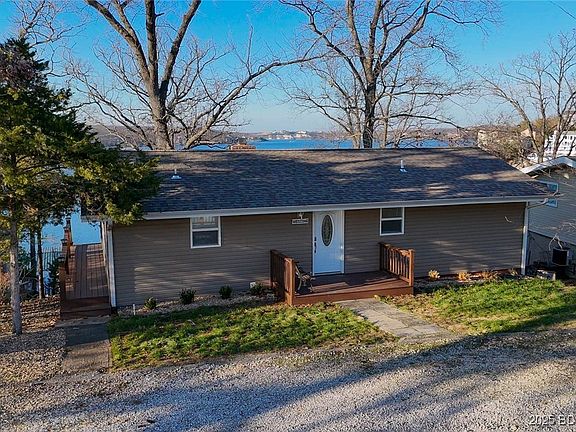 3rd image of 4668 Lakehurst Cir