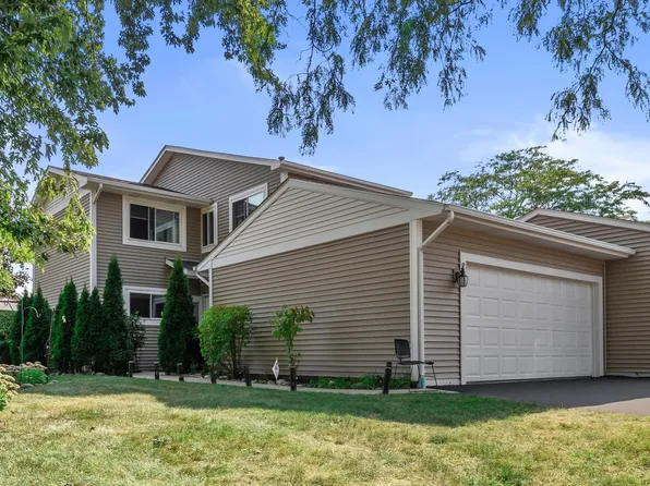 201 Colony Ct, Vernon Hills, IL 60061