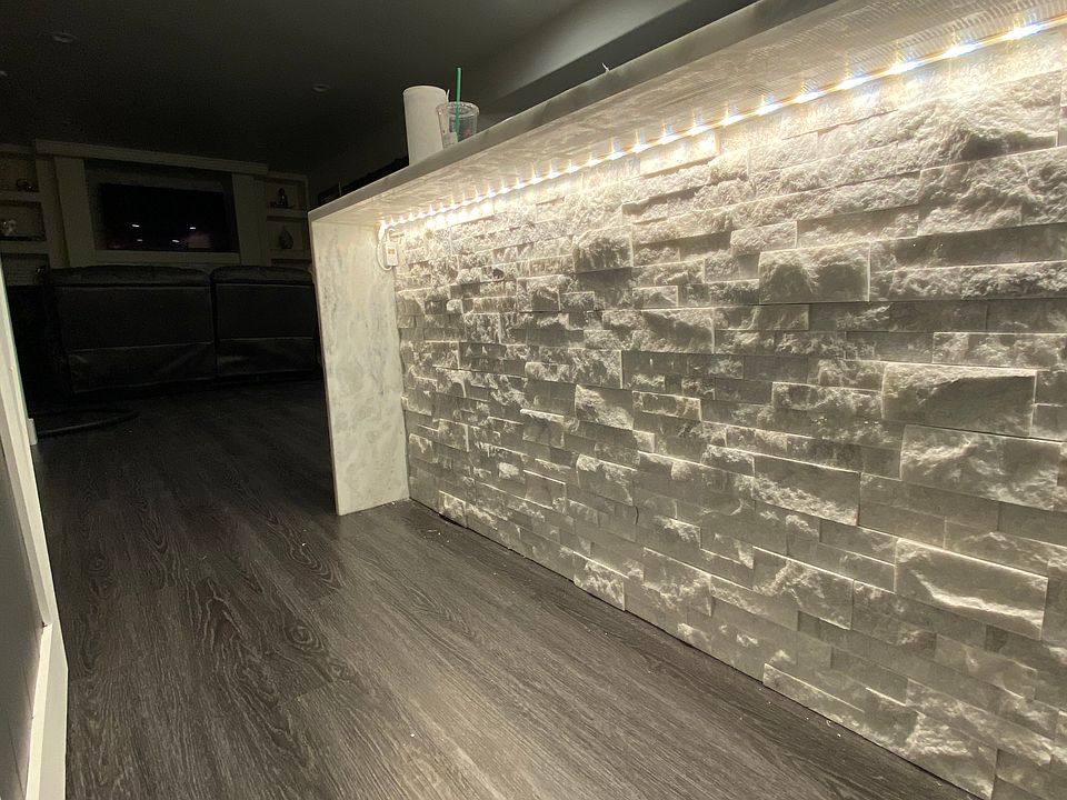 Kitchen counter/ bar