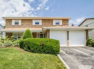 1939 Cynthia Ln, Merrick, NY 11566