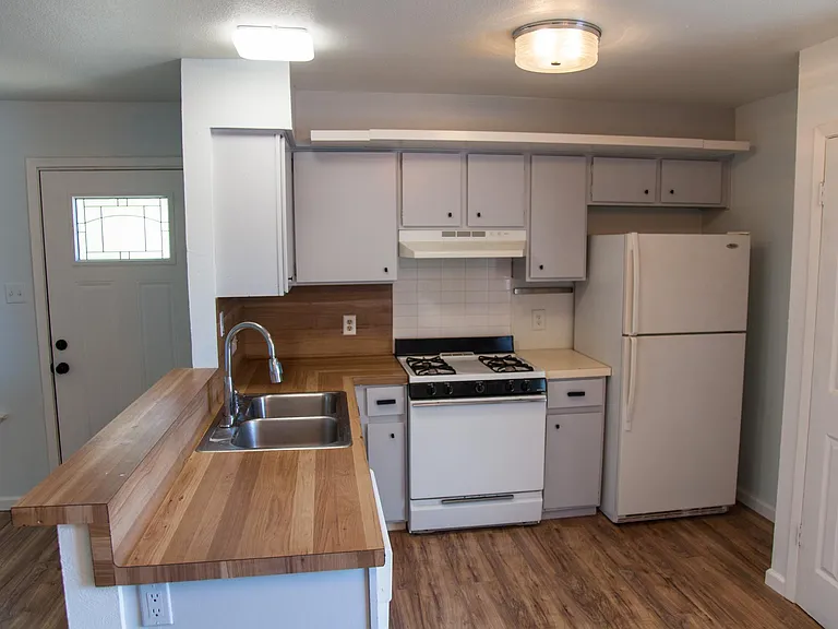 5300 Indio Cv #C — Photo 6