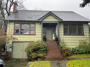 3681 Elliston Ave, Saanich, BC V8X 1R9