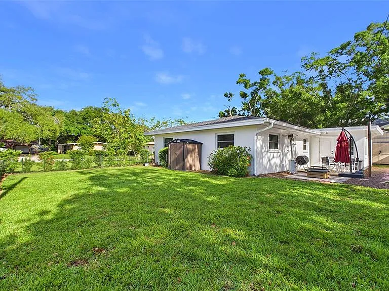 101 N Mercury Ave — Photo 44