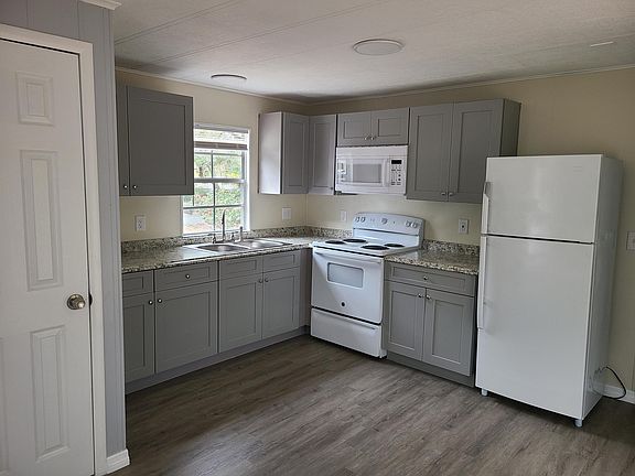 5th image of 1540 Carlisle Dr