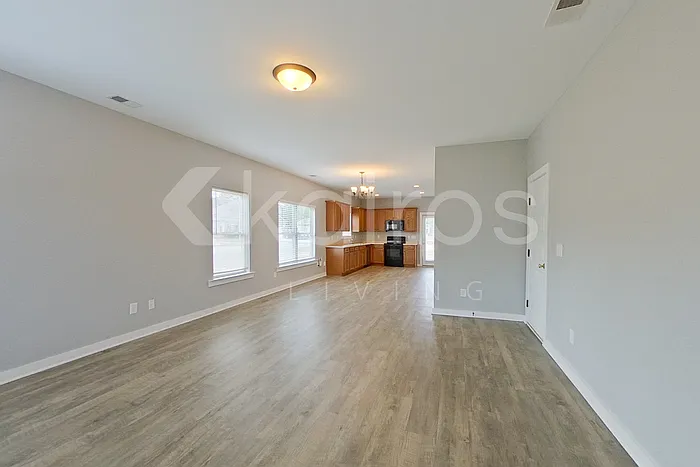 4 bed, 2.0 bath, 1640 sqft, $1,625 — Photo 4