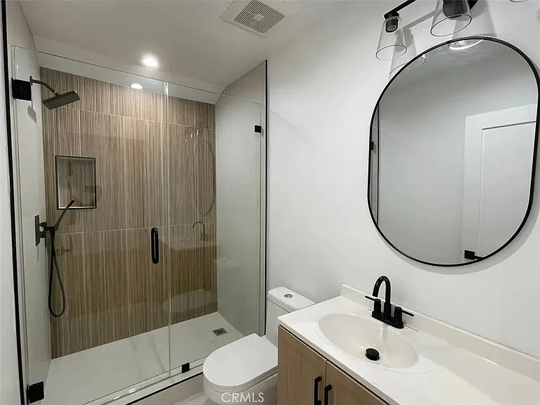 5834 Fallbrook Ave — Photo 6
