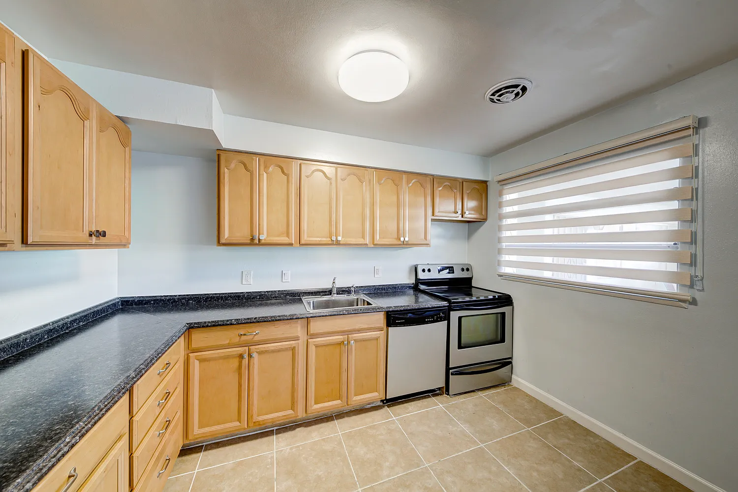 1700 Rexford Drive - 104 — Photo 4