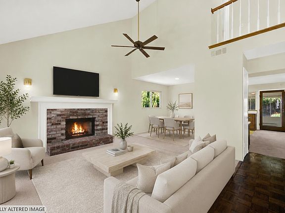 3rd image of 1067 Woodridge Drive