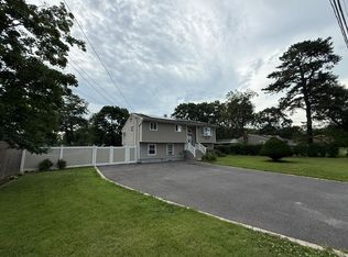 323 Ocean Ave, Brentwood, NY 11717