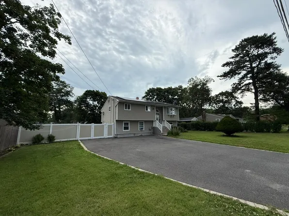 323 Ocean Avenue, Brentwood, NY 11717