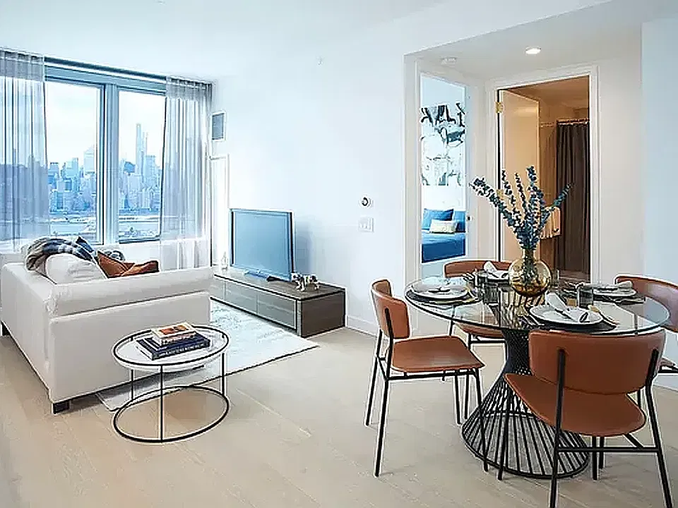 3 Court Sq #3212