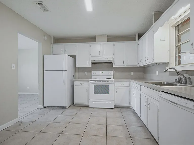 5471 Buena Vista Ave — Photo 8