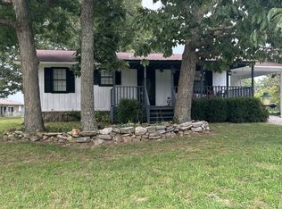 1780 Natural Bridge Rd, Waynesboro, TN 38485