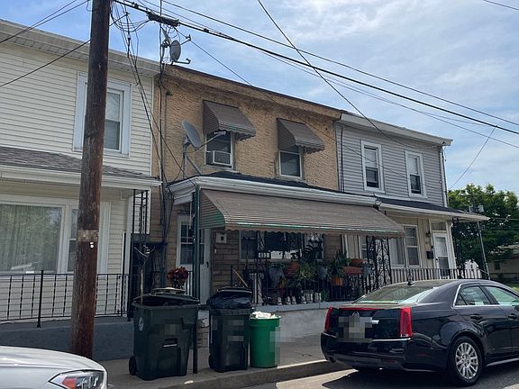 3rd image of 453 Saint Mary St