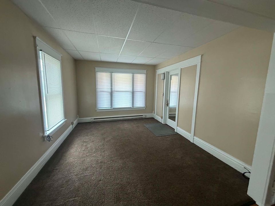 1st image of 1936 W 4th St APT 1