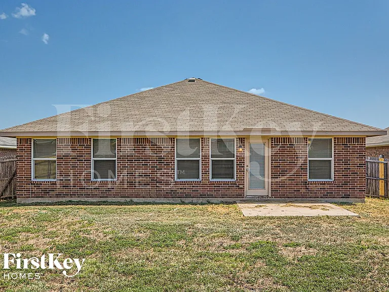 1825 Ridgecrest Dr — Photo 27