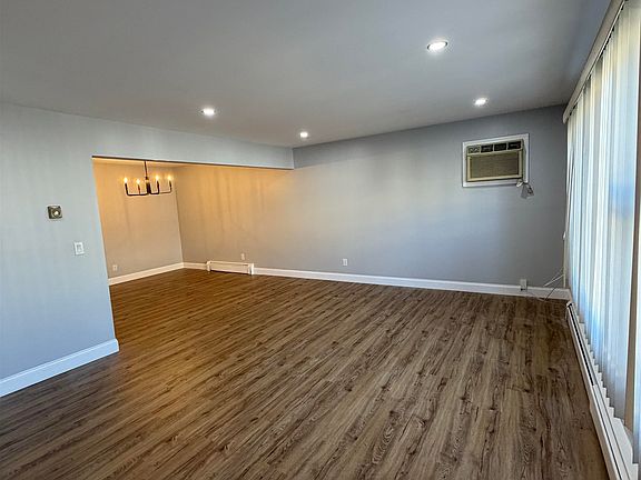 2nd image of 1321 46th St