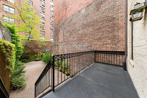 Sold by Douglas Elliman | media 13