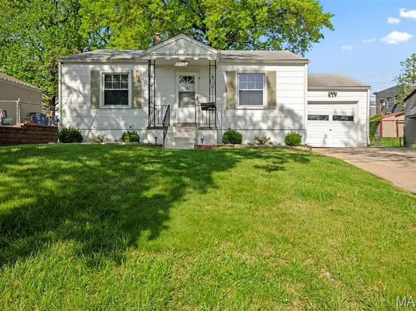 3155 O Hare Dr, Saint Ann, MO 63074