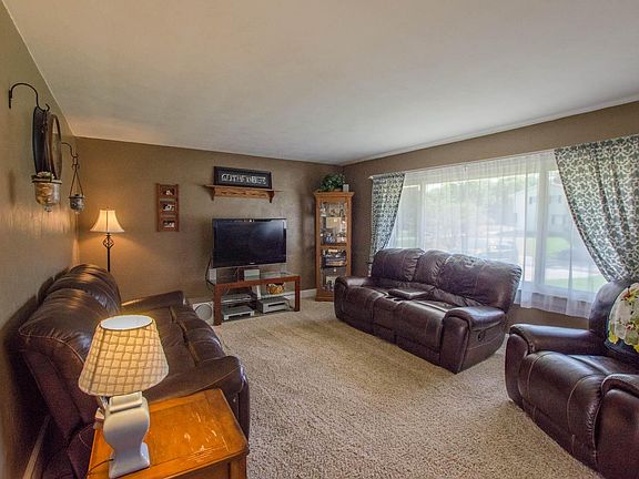 4th image of 516 Knoll Dr SW