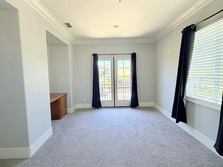 850 Monterey Ct — Photo 24